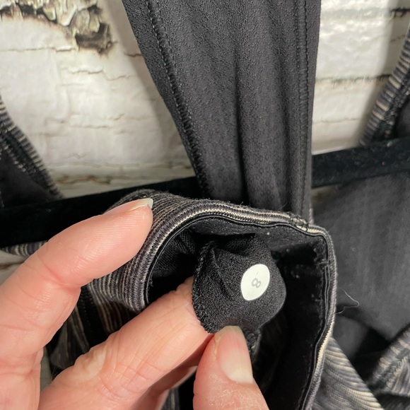 Lululemon gray black no limit tank top size 8 - Picture 9 of 9